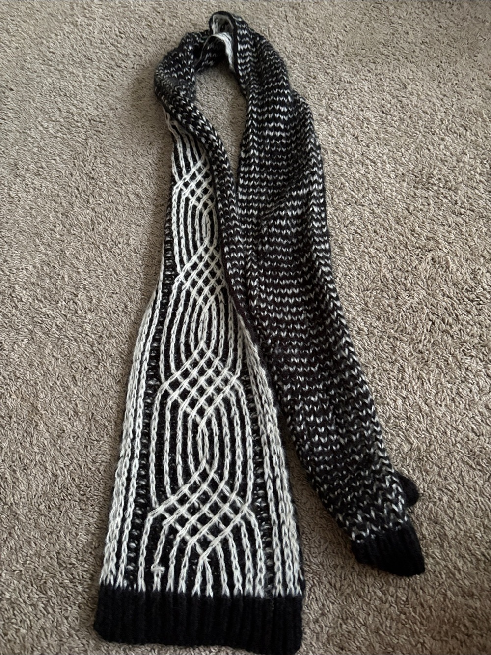 Black & White Knit Scarf - Women's Winter Wrap - Picture 2 of 2